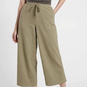 Athlete Farallon Wide Crop